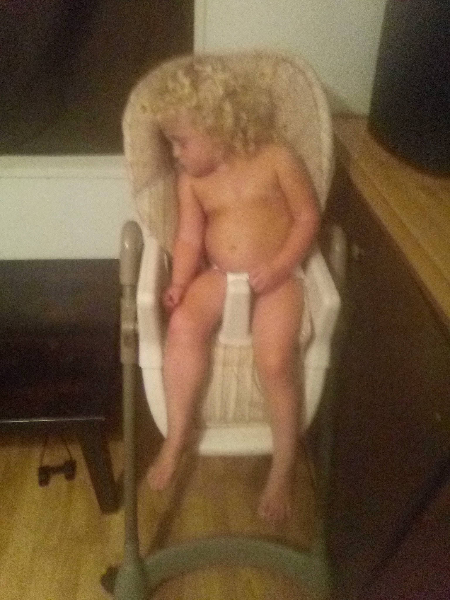 Laynie joined the competition — help win amazing prizes! blond, hand, leg, muscle, person, photography, sculpture, selfie, sitting, thigh, toilet