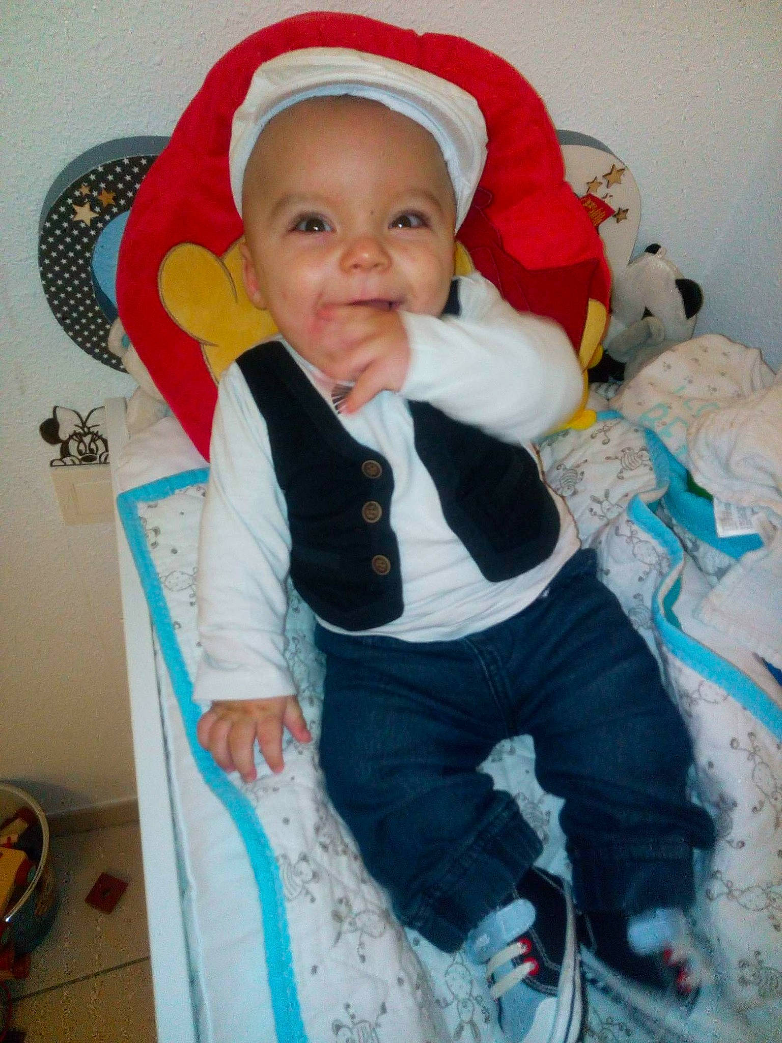 Tiago a rejoint le concours — aidez-le/la à gagner de superbes lots ! baby, cheek, child, person, smile, toddler