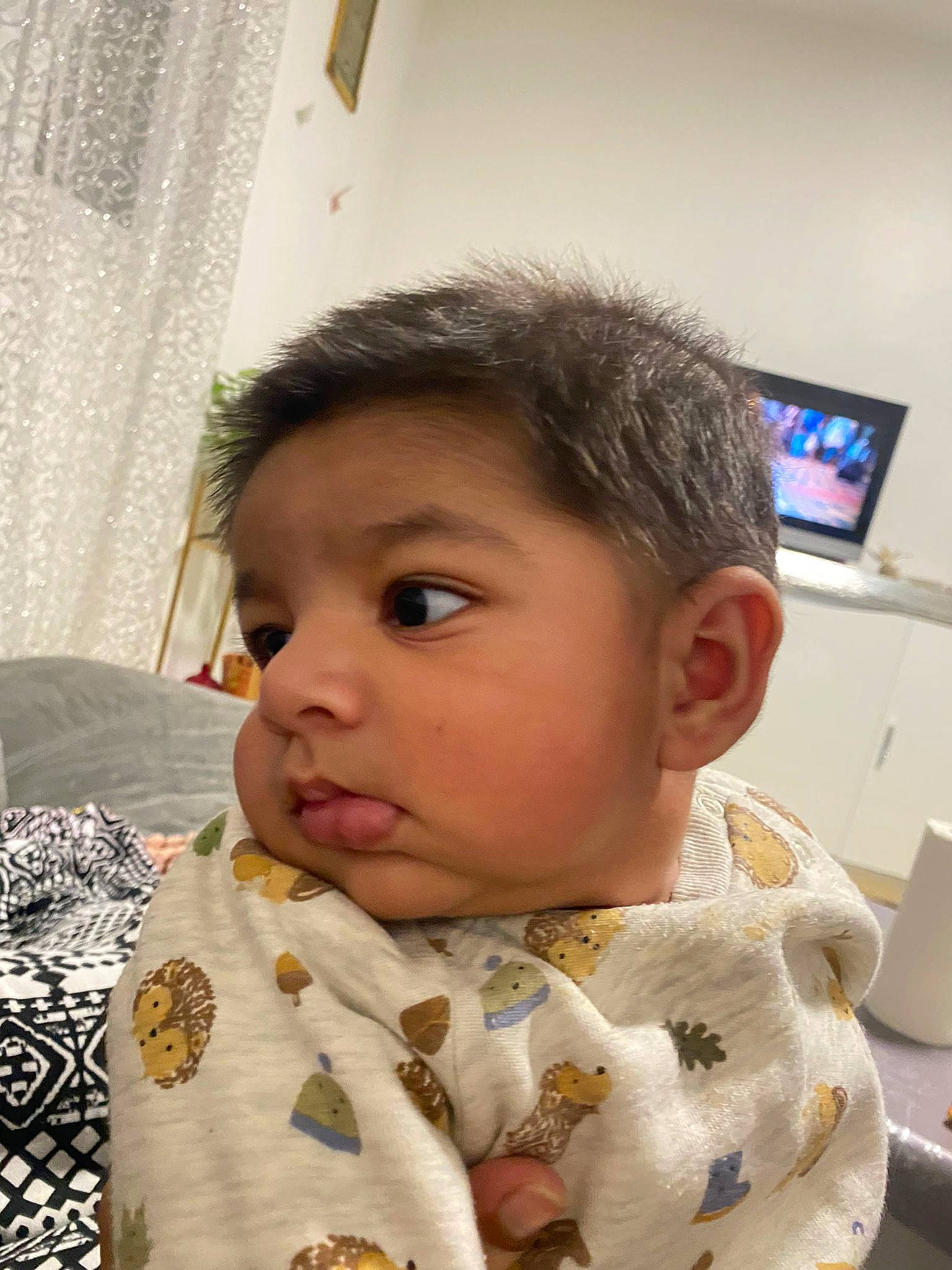 Muhammad Hatim Saeed a rejoint le concours — aidez-le/la à gagner de superbes lots ! baby_toddler_clothing, cheek, chin, collar, curtain, dress_shirt, ear, eye, eyebrow, eyelash, forehead, hair, head, iris, lip, mouth, nose, person, skin, sleeve