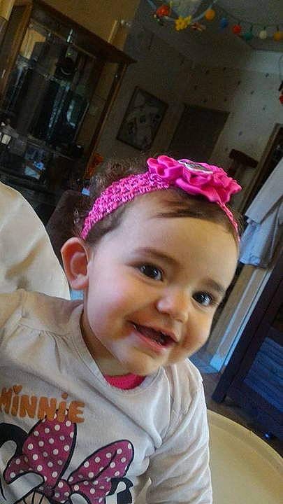 Milianna participe au concours pour gagner de l'argent avec cette photo : child, clothing, day, dress, girl, infant, organ, pink, skin, smile, toddler