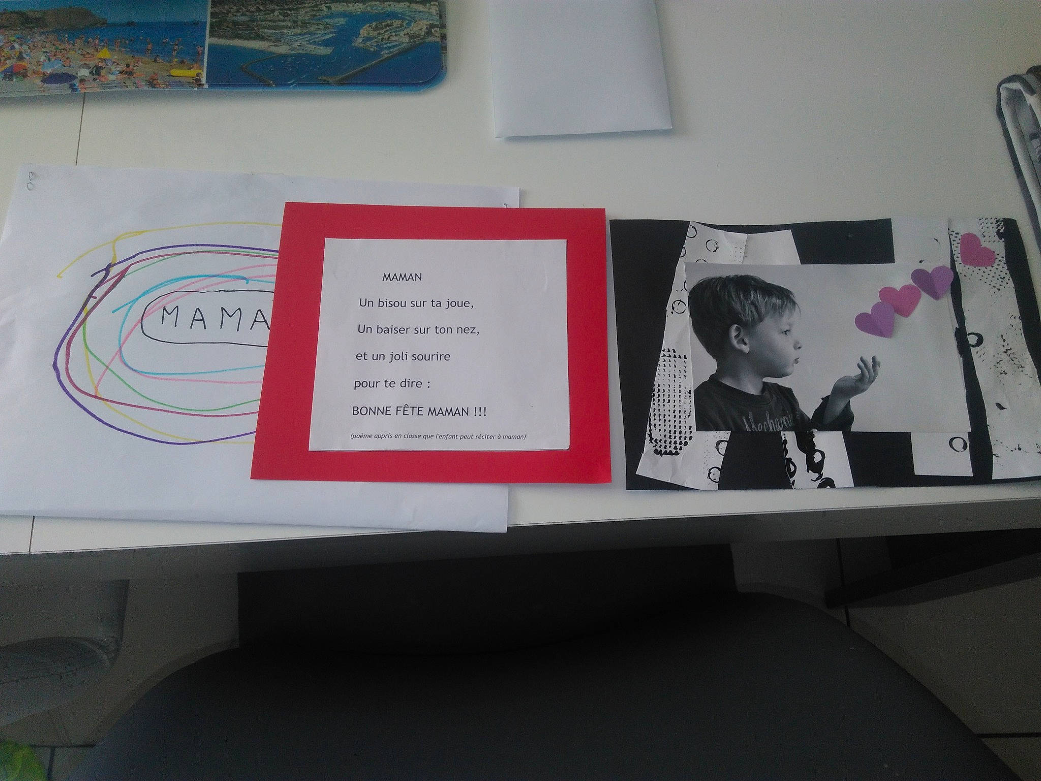 Aïden a rejoint le concours — aidez-le/la à gagner de superbes lots ! art, carmine, display_board, event, font, graphic_design, graphics, handwriting, illustration, ink, magenta, office_supplies, paper, paper_product, pattern, person, rectangle, room, stationery, visual_arts