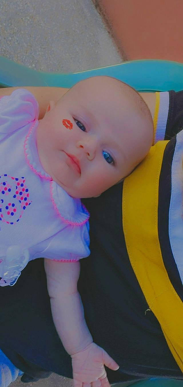 Mia a rejoint le concours — aidez-le/la à gagner de superbes lots ! baby, cheek, child, doll, head, iris, lip, person, pink, skin, toddler, toy