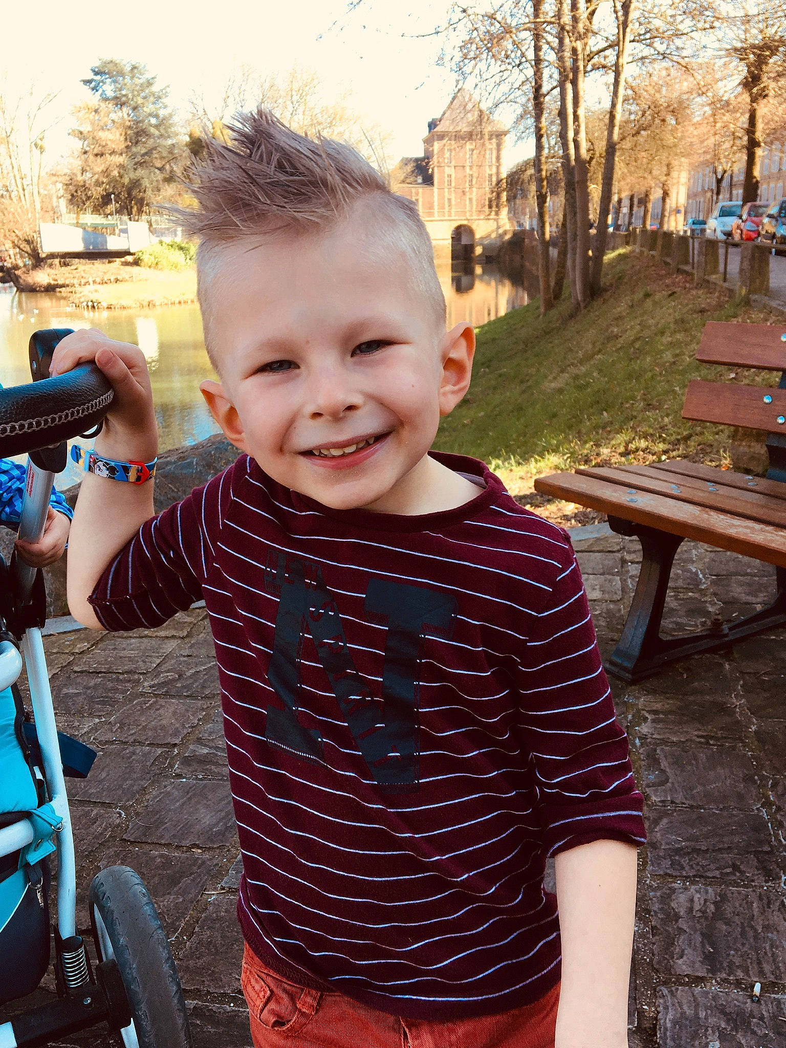 Ilenzo participe au concours pour gagner de l'argent avec cette photo : baby, child, cool, face, fun, happy, head, joy, leisure, male, people, person, recreation, skin, smile, summer, t_shirt, toddler, tree, vacation