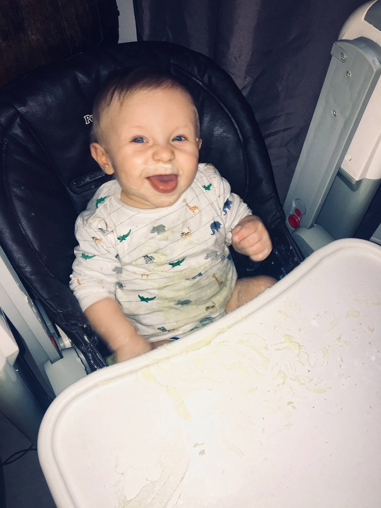 Nino participe au concours pour gagner de l'argent avec cette photo : baby, baby_carriage, baby_in_car_seat, car_seat, chair, cheek, child, cool, eye, face, fun, happy, head, nose, person, product, sitting, skin, smile, toddler