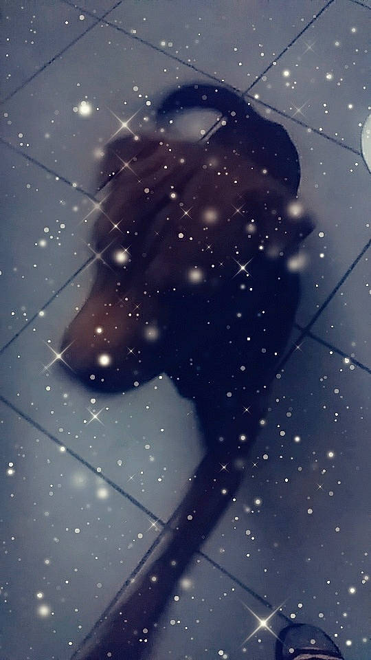 Mambo participe au concours pour gagner de l'argent avec cette photo : art, astronomical_object, backlighting, circle, darkness, electric_blue, event, font, graphics, illustration, pattern, people_in_nature, precipitation, shadow, sky, space, tints_and_shades, visual_arts, water, winter