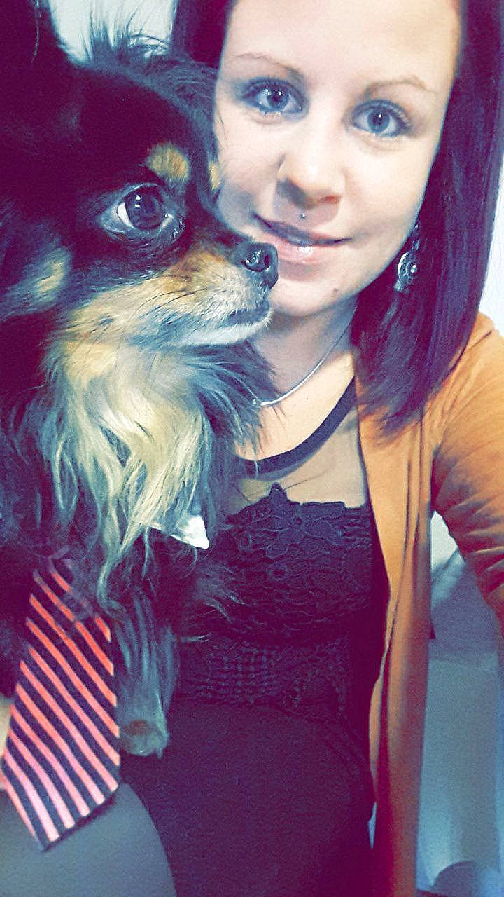 Espoir a rejoint le concours — aidez-le/la à gagner de superbes lots ! brown_hair, dog_like_mammal, ear, fur, girl, hair, human_hair_color, joy, long_hair, person, pink, purple, skin, smile, snout