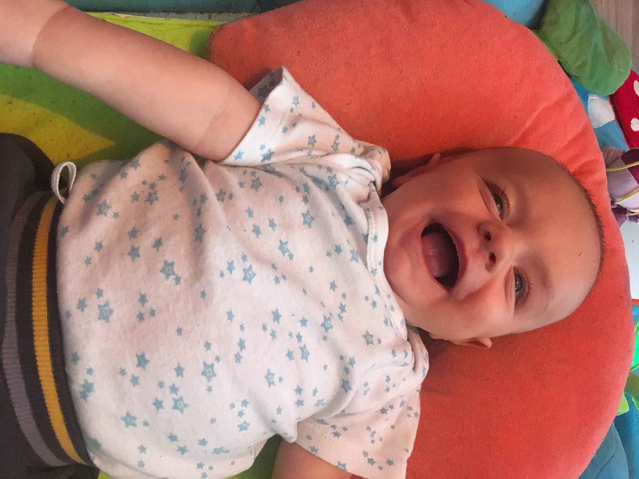 Matheïs a rejoint le concours — aidez-le/la à gagner de superbes lots ! baby, bedtime, child, person, product, skin, sleep, toddler