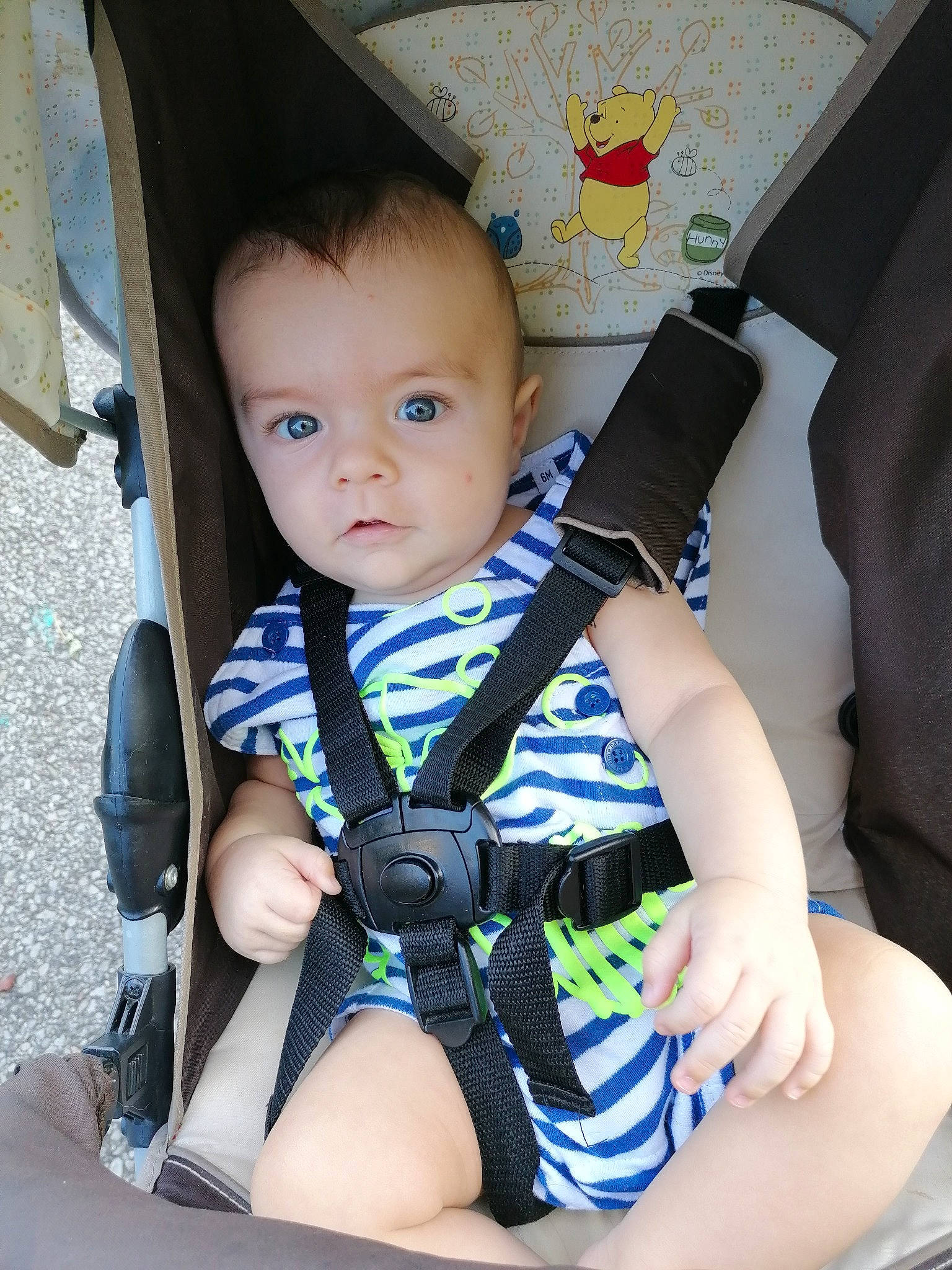 Matheïs a rejoint le concours — aidez-le/la à gagner de superbes lots ! auto_part, baby, baby_carriage, baby_in_car_seat, baby_products, car_seat, child, pattern, person, product, seat_belt, skin, toddler, vacation