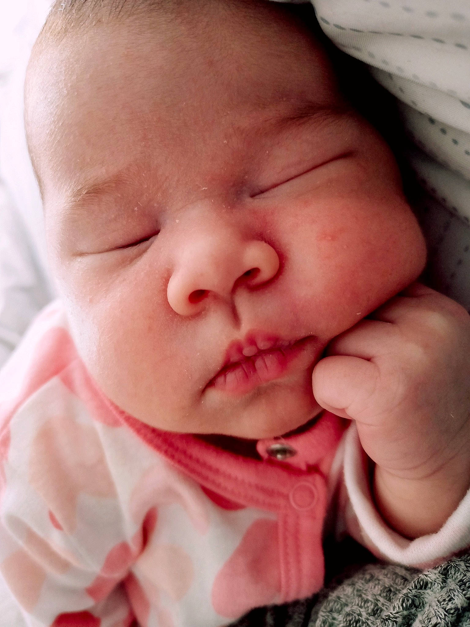 Salomé is registered to the contest to win money with this photo: baby, baby_toddler_clothing, beauty, cheek, child, comfort, eyelash, finger, gesture, hand, happy, lip, mouth, nose, person, pink, product, skin, smile, thumb