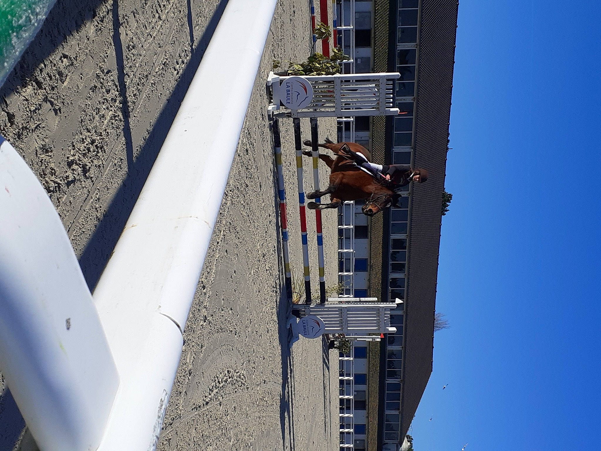 Scoop a rejoint le concours — aidez-le/la à gagner de superbes lots ! architecture, building, city, facade, line, skyscraper, urban_area