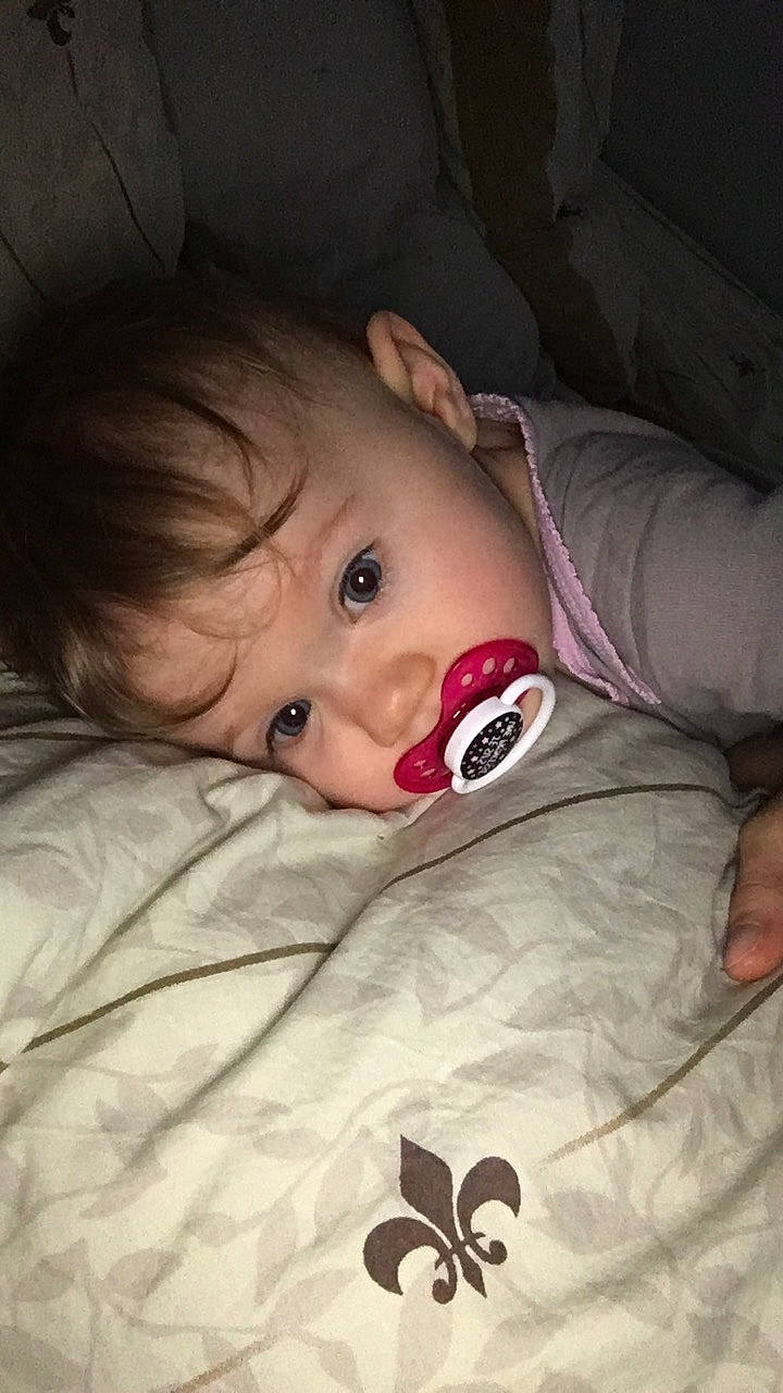 Lylou a rejoint le concours — aidez-le/la à gagner de superbes lots ! baby, bedtime, cheek, child, eye, face, head, lip, mouth, nap, nose, person, skin, sleep, toddler