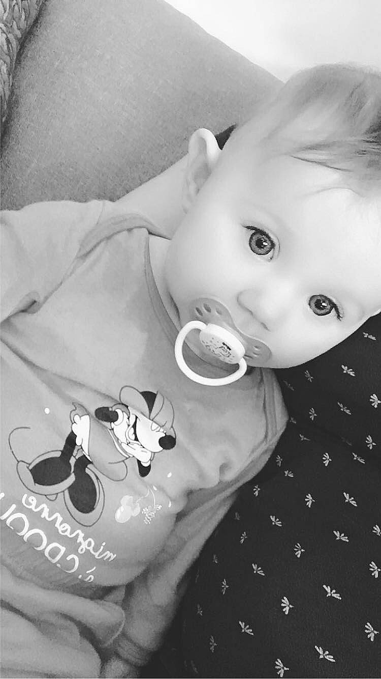 Lylou a rejoint le concours — aidez-le/la à gagner de superbes lots ! baby, black_and_white, cheek, child, doll, ear, eye, lip, monochrome, monochrome_photography, nose, person, photography, product, skin, style, toddler, white