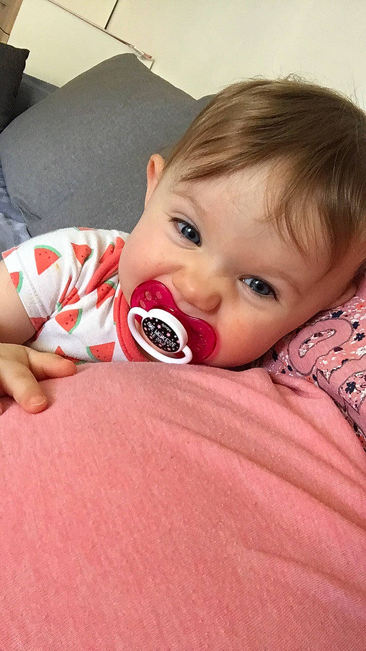 Lylou a rejoint le concours — aidez-le/la à gagner de superbes lots ! baby, cheek, child, ear, face, head, lip, mouth, nose, person, pink, skin, toddler