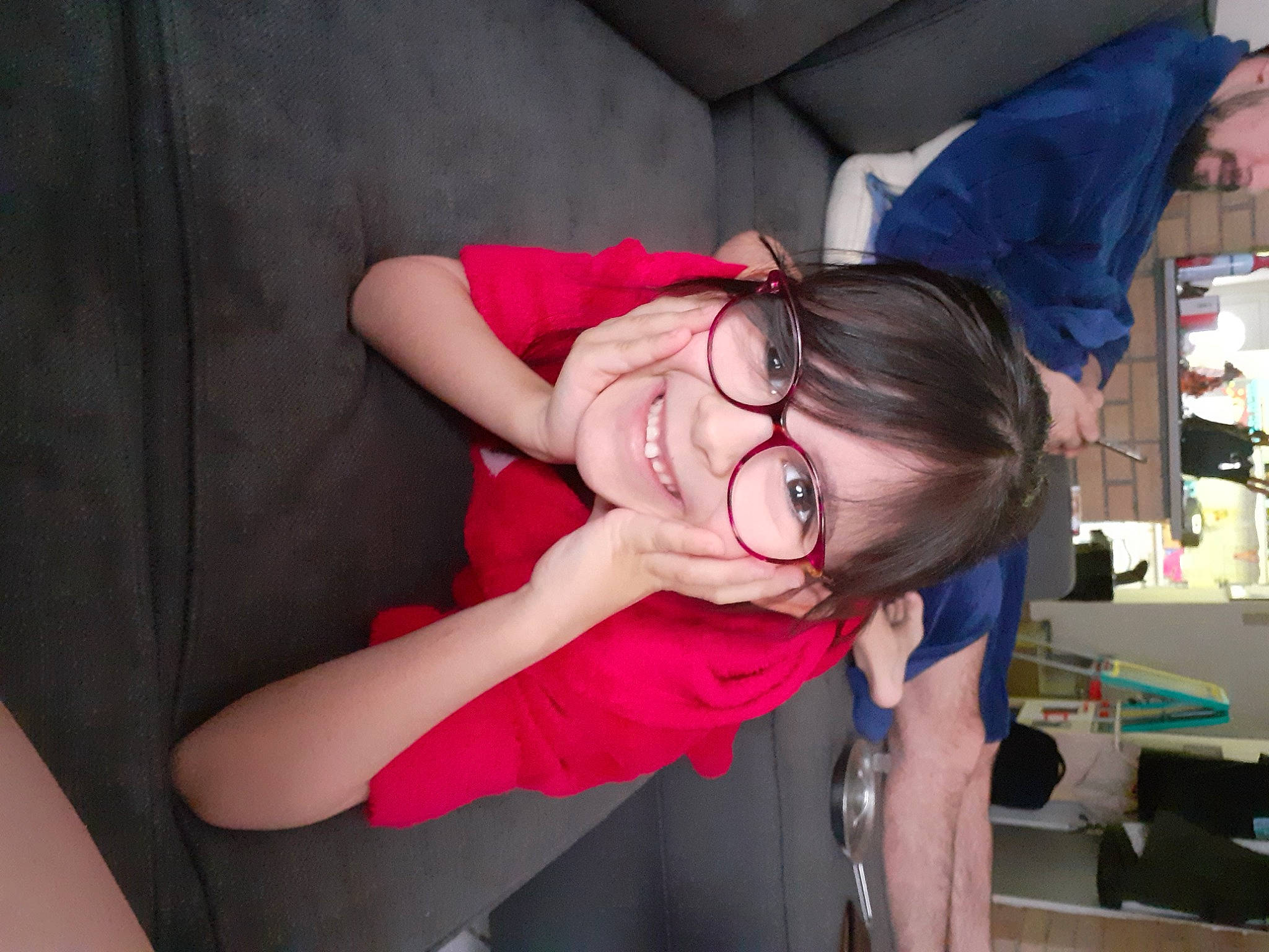 Lya a rejoint le concours — aidez-le/la à gagner de superbes lots ! black_hair, child, comfort, elbow, event, eyelash, eyewear, fun, gesture, glasses, happy, joint, joy, magenta, mouth, neck, person, shoulder, smile, throat