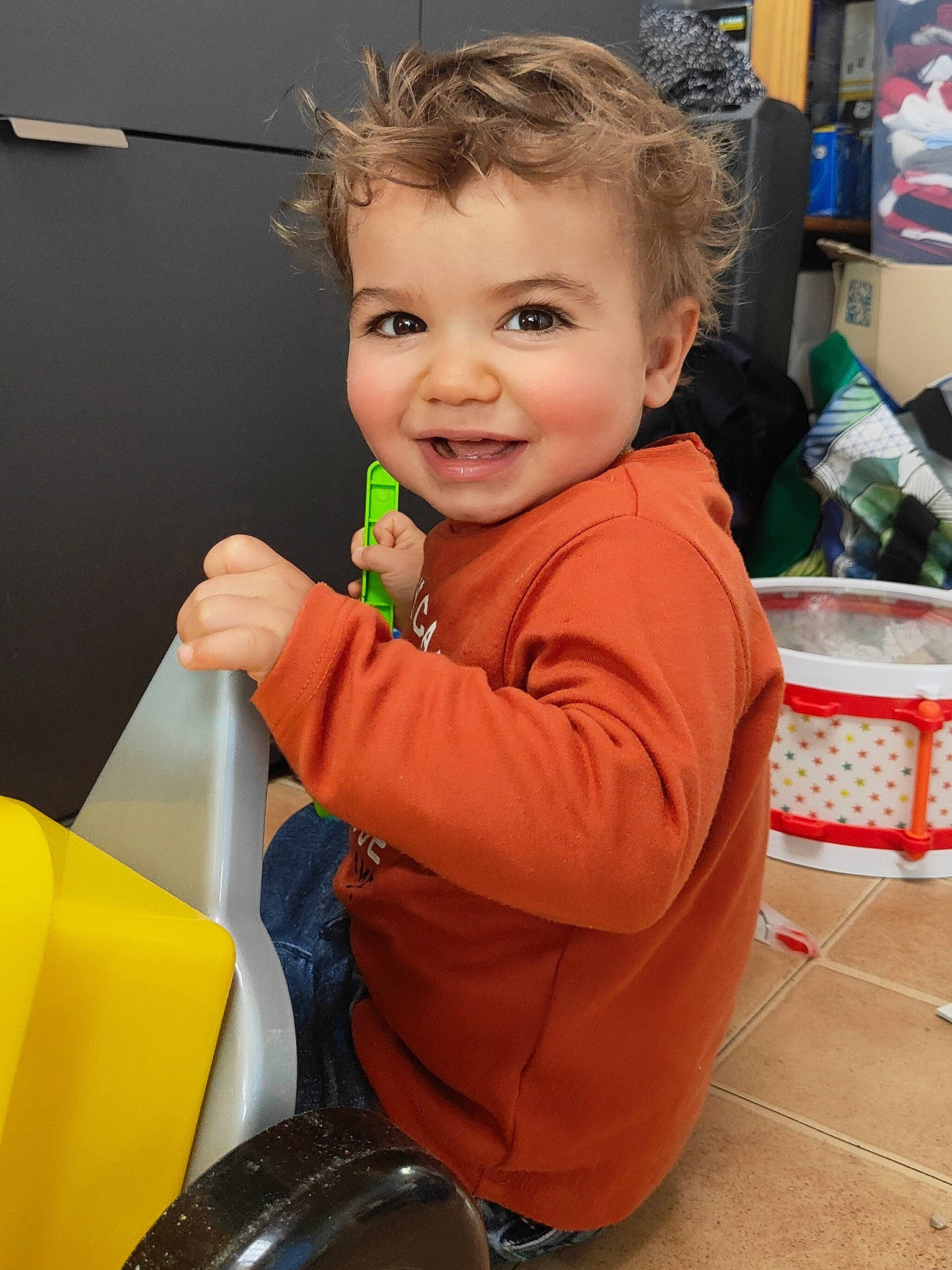 Clément a rejoint le concours — aidez-le/la à gagner de superbes lots ! baby, baby_products, baby_toddler_clothing, chair, cheek, child, flooring, fun, happy, hoodie, joy, laugh, leisure, nose, person, play, recreation, sitting, smile, standing