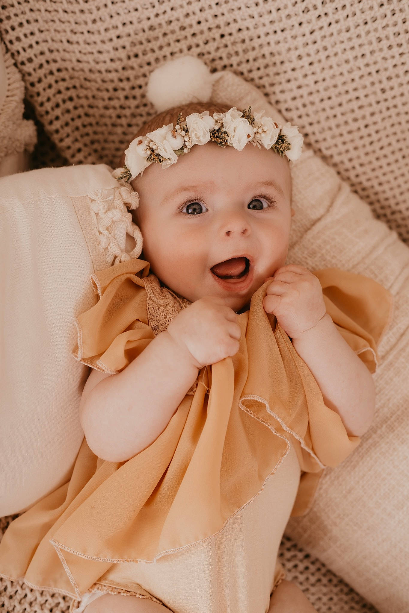 Bertille a rejoint le concours — aidez-le/la à gagner de superbes lots ! baby, baby_toddler_clothing, bridal_accessory, dress, embellishment, eye, eyelash, face, flash_photography, happy, headband, headpiece, headwear, iris, lip, neck, person, pink, skin, sleeve