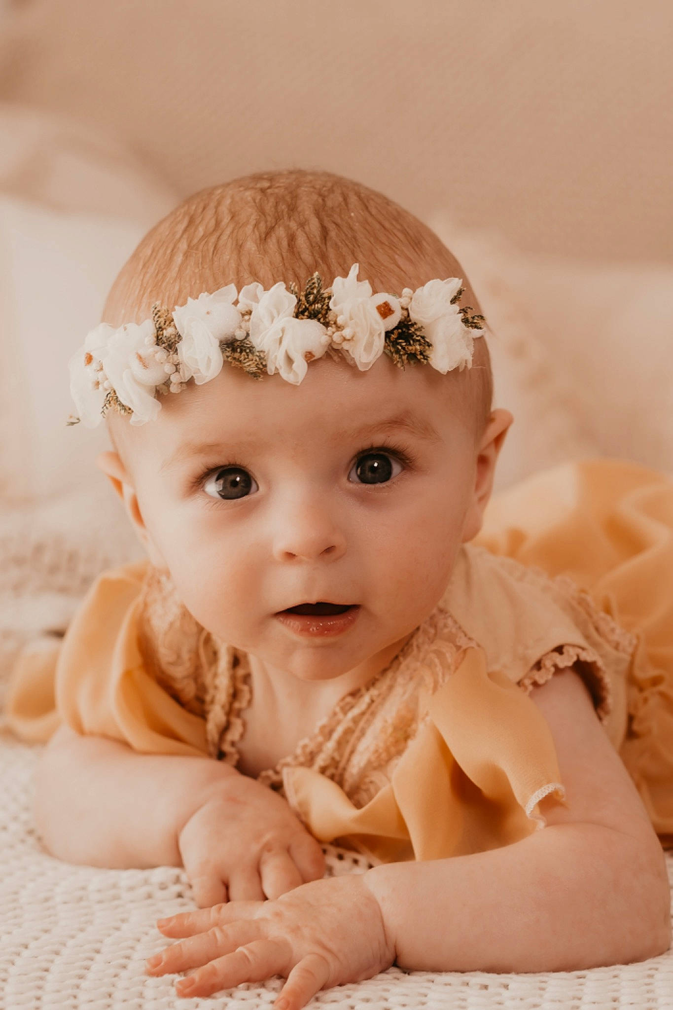 Bertille a rejoint le concours — aidez-le/la à gagner de superbes lots ! baby, baby_toddler_clothing, cap, dress, embellishment, eye, flash_photography, happy, head, headband, headgear, headpiece, headwear, iris, jewellery, necklace, person, petal, pink, skin