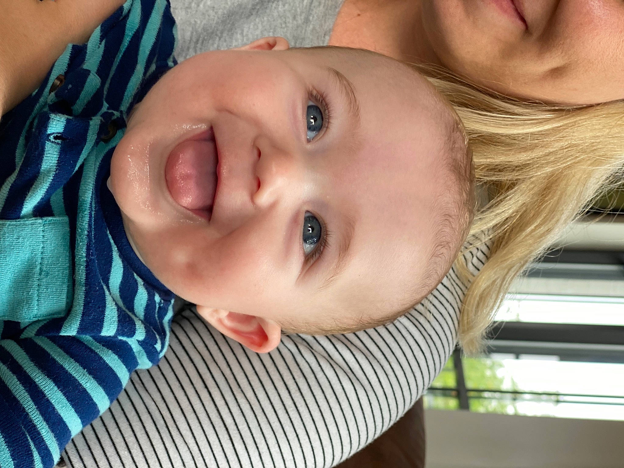 Matias is registered to the contest to win money with this photo: arm, cheek, chin, eye, eyebrow, eyelash, face, forehead, human_body, jaw, lip, mouth, neck, nose, organ, person, plant, skin, smile, vertebrate