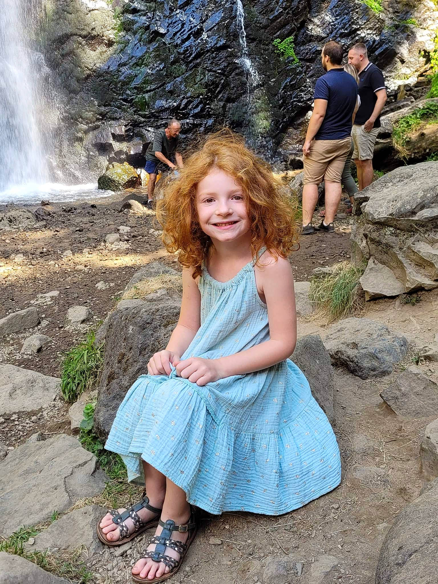 Chloé participe au concours pour gagner de l'argent avec cette photo : beauty, botany, day_dress, dress, formation, fun, grass, green, happy, joy, leaf, leisure, nature, people, people_in_nature, person, photograph, plant, snapshot, summer