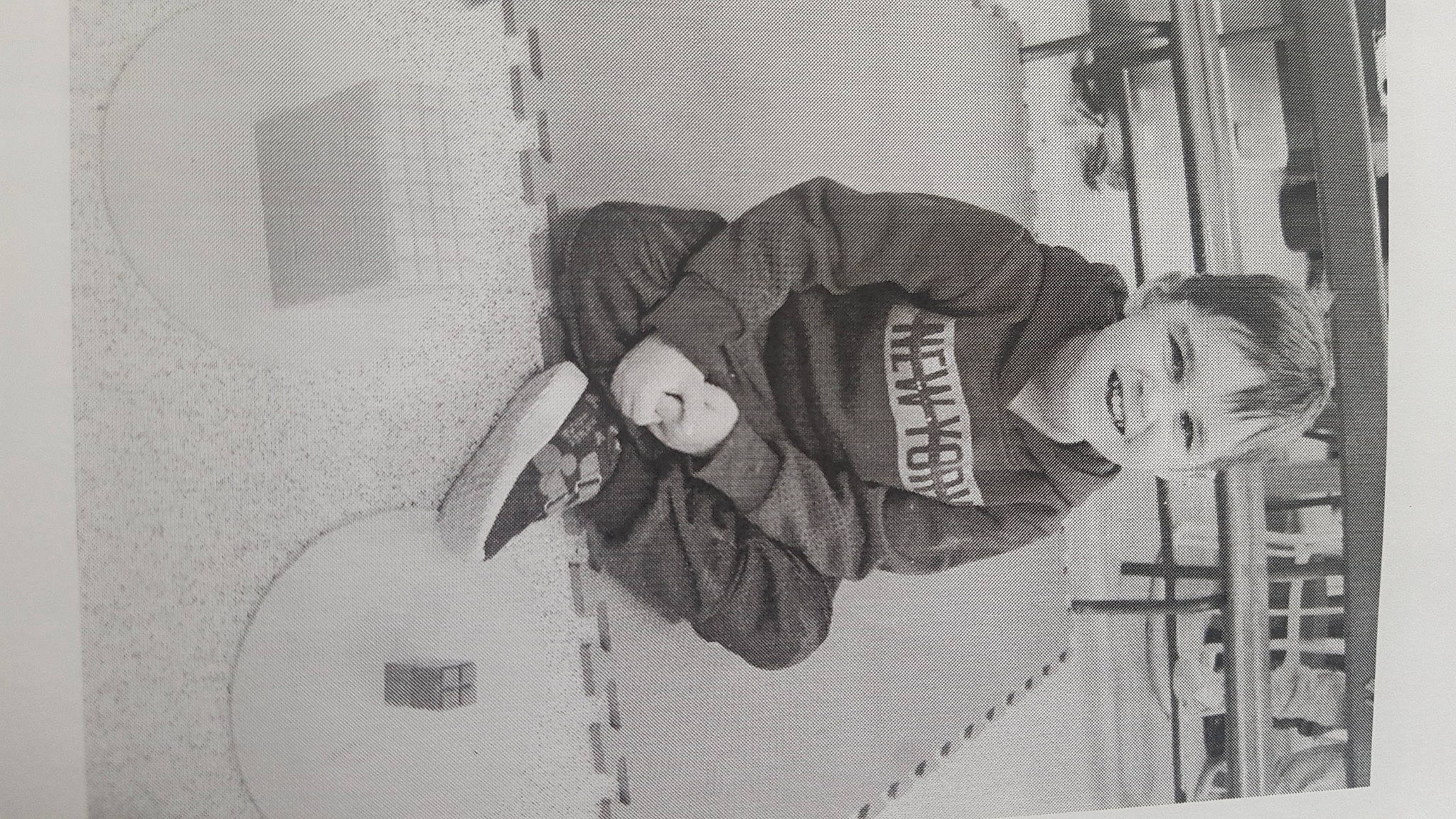 Noah a rejoint le concours — aidez-le/la à gagner de superbes lots ! art, artwork, black, black_and_white, child, drawing, font, illustration, joy, line_art, monochrome, monochrome_photography, musical_instrument, painting, paper, paper_product, person, room, smile, style