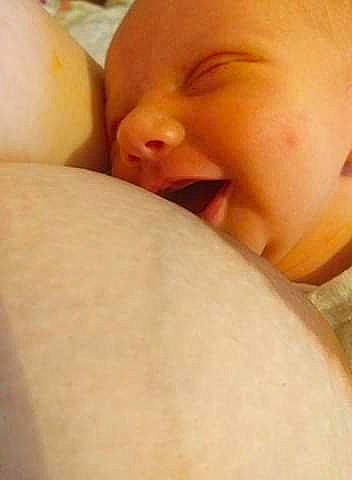 Lyzio a rejoint le concours — aidez-le/la à gagner de superbes lots ! baby, baby_sleeping, bedtime, cheek, child, childbirth, egg, facial_expression, laugh, lip, nap, nose, organ, peach, person, skin, sleep