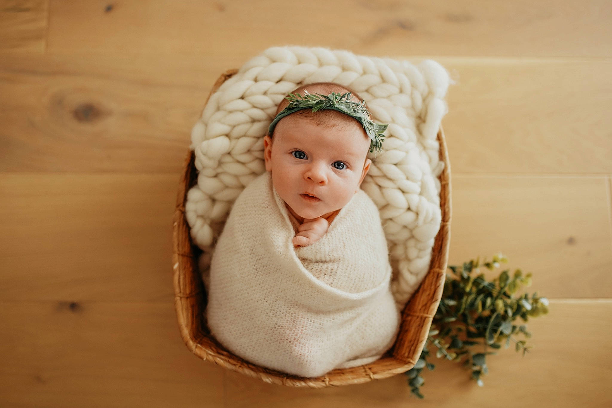 Rose participe au concours pour gagner de l'argent avec cette photo : baby, beige, bonnet, child, fur, headgear, headwear, outerwear, person, photography, toddler, wood, wool