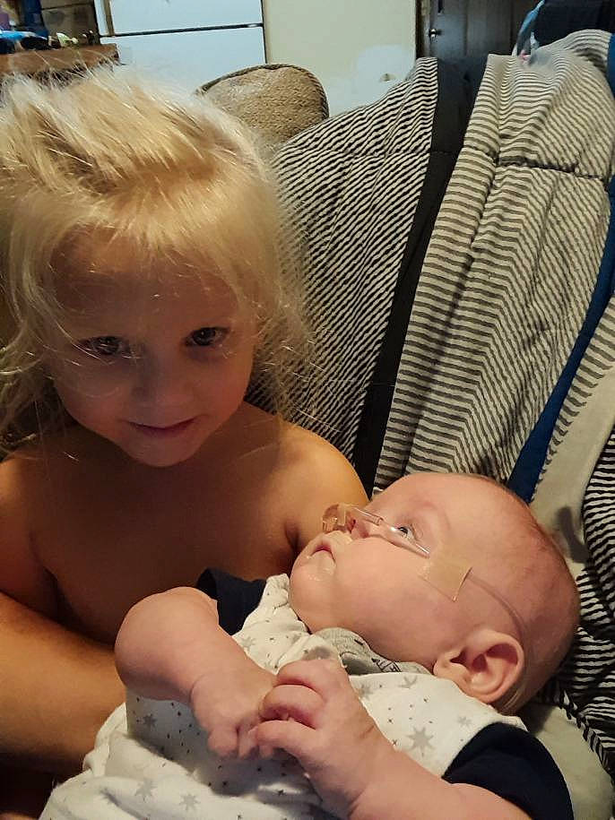 Rayn is registered to the contest to win money with this photo: abdomen, baby, cheek, chest, child, chin, comfort, finger, gesture, hand, happy, human_body, joy, mouth, person, photograph, skin, smile, thumb, toddler