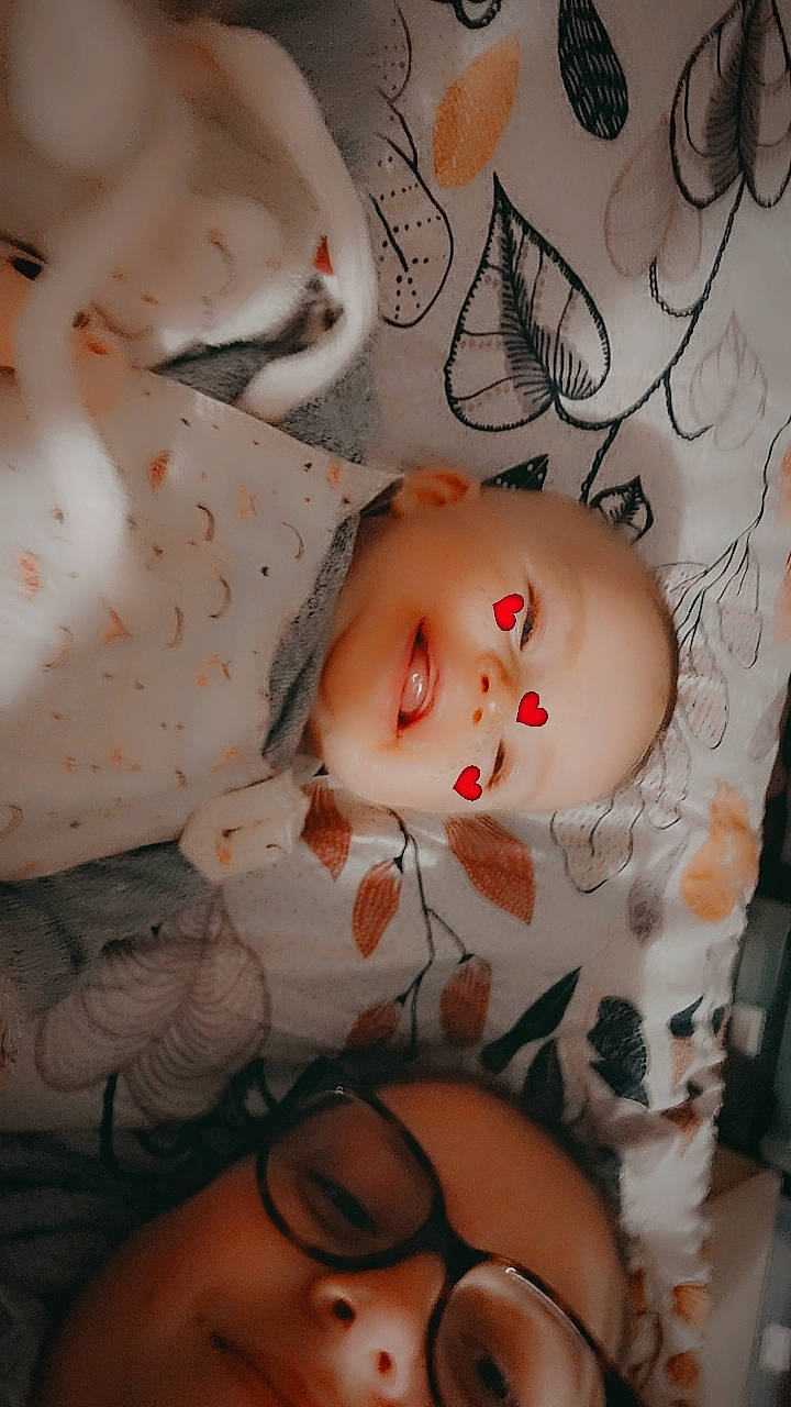 Evie a rejoint le concours — aidez-le/la à gagner de superbes lots ! art, cheek, chest, child, chin, doll, eyebrow, eyelash, flesh, head, human_leg, lip, mouth, nose, pattern, peach, person, porcelain, skin, textile