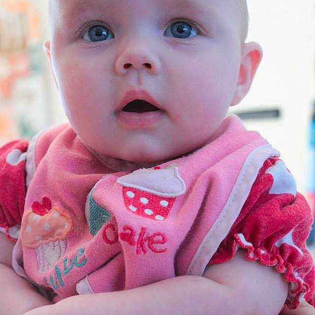 Evelyn is registered to the contest to win money with this photo: