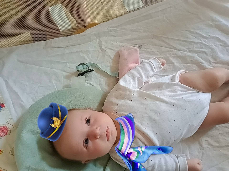 Lily-rose a rejoint le concours — aidez-le/la à gagner de superbes lots ! baby, baby_products, baby_safety, baby_toddler_clothing, bedtime, child, comfort, hat, linens, nap, pattern, person, room, textile, toddler