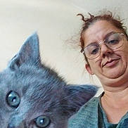 Méline a rejoint le concours — aidez-le/la à gagner de superbes lots ! accessories, adult, animal, cat, earring, face, female, glasses, happy, head, jewelry, kitten, lady, manx, person, pet, photography, portrait, selfie, woman