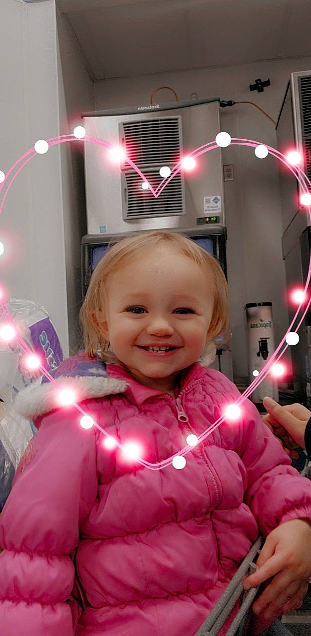 Kennidi is registered to the contest to win money with this photo: arm, beauty, electricity, electronic_device, event, finger, fun, gesture, hairstyle, happy, joy, light, lighting, magenta, person, pink, purple, skin, smile, technology