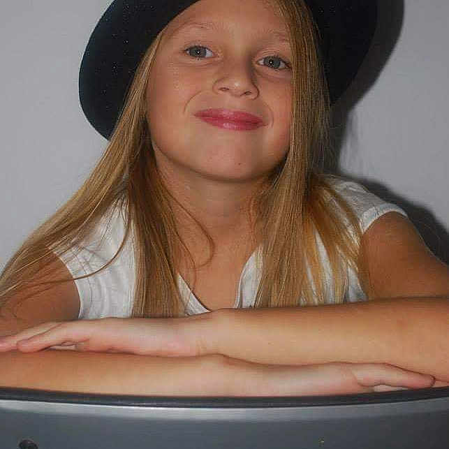 Ainhoa participe au concours pour gagner de l'argent avec cette photo :