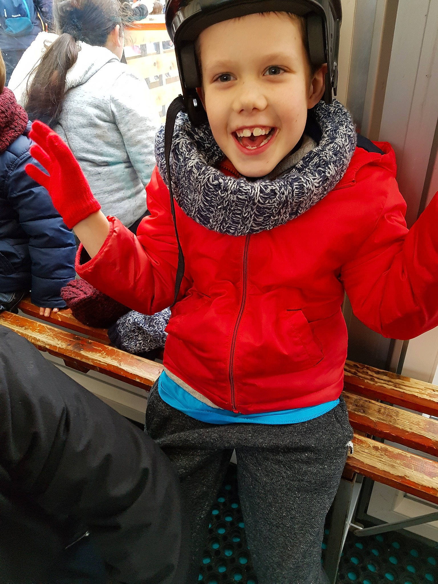 Yohan participe au concours pour gagner de l'argent avec cette photo : child, jacket, joy, outerwear, person, play, sitting, smile, toddler, top, winter