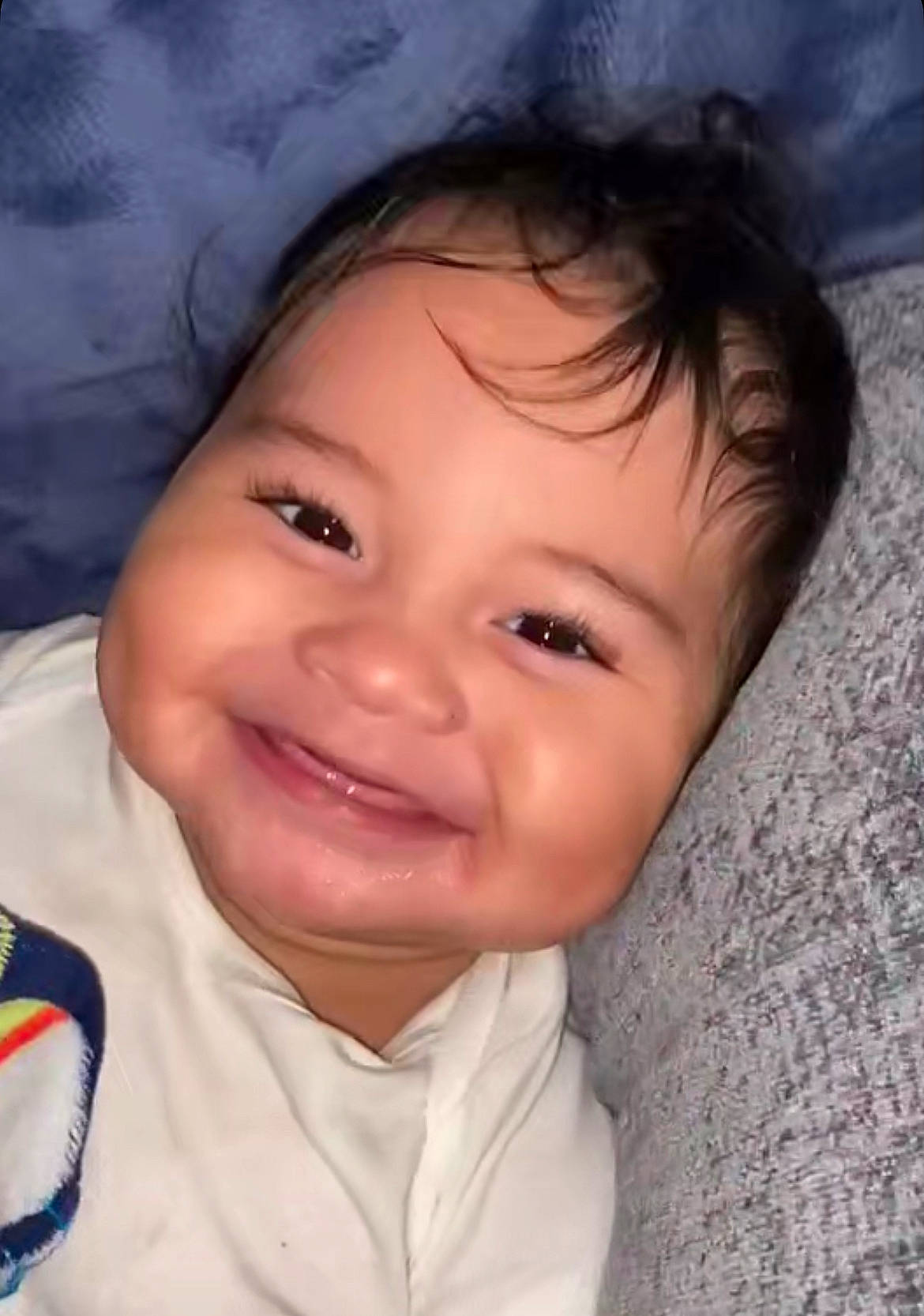 Kenzo is registered to the contest to win money with this photo: baby_laughing, cheek, chin, eye, eyebrow, eyelash, forehead, gesture, hair, happy, iris, jaw, joy, lip, mouth, nose, person, skin, sleeve, smile