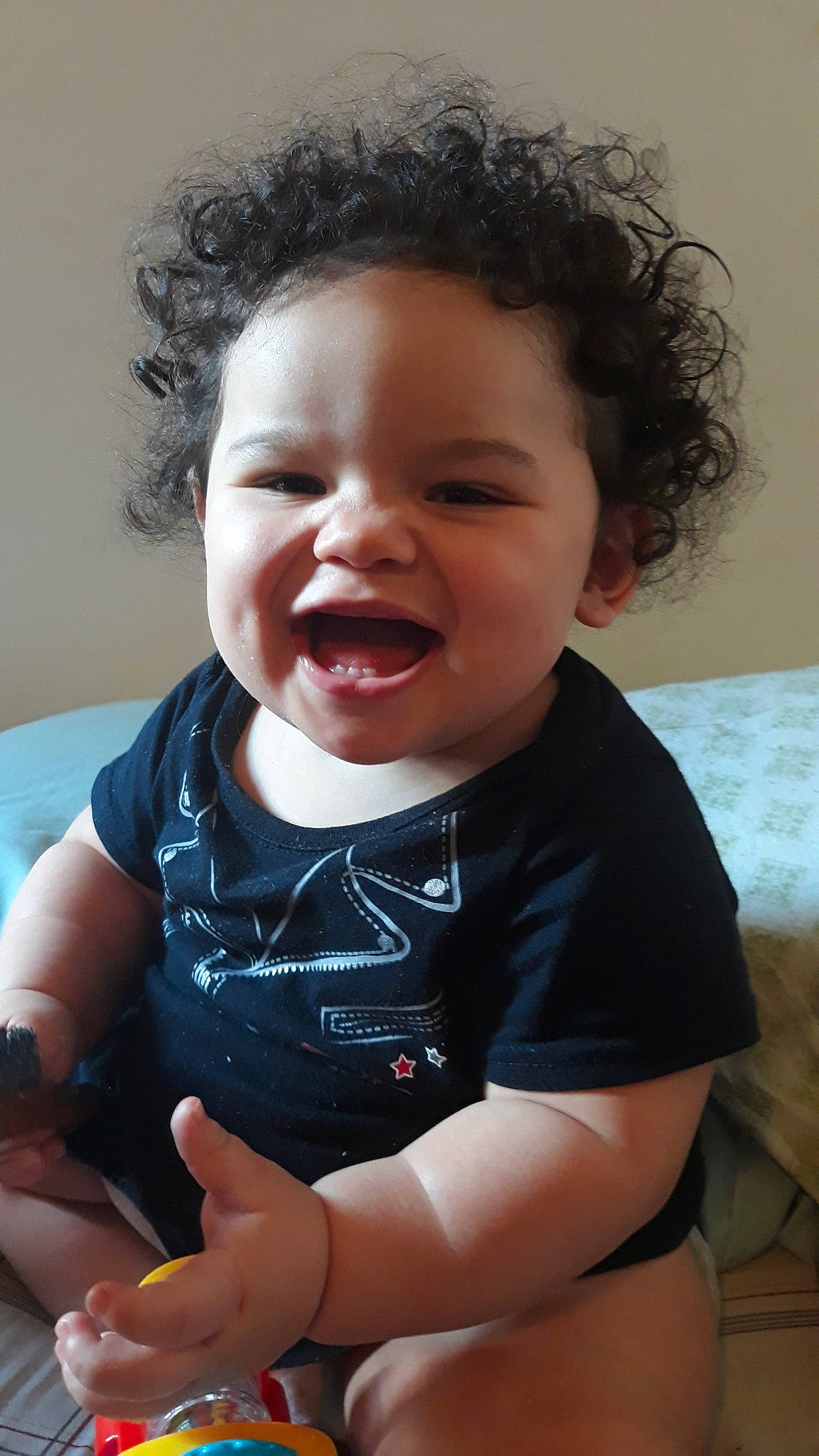 Rene is registered to the contest to win money with this photo: baby, cheek, child, chin, face, facial_expression, laugh, nose, person, smile, toddler