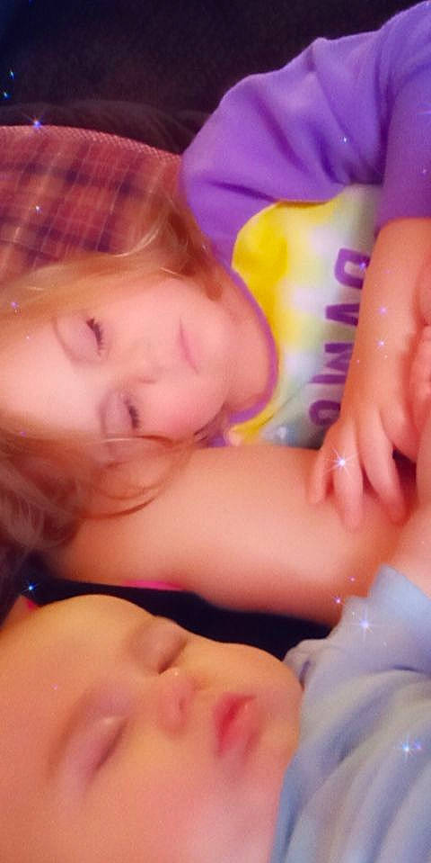 Jedidiah is registered to the contest to win money with this photo: arm, cheek, eyebrow, facial_expression, finger, gesture, hand, happy, human, human_body, lip, mammal, mouth, muscle, neck, nose, person, photograph, pink, skin