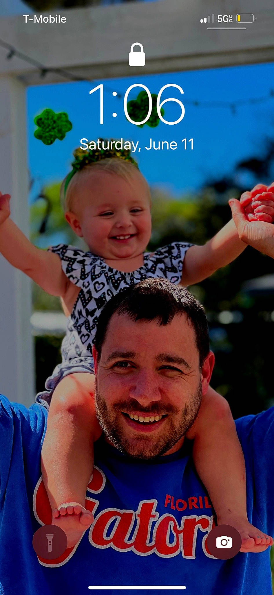 Dakoda is registered to the contest to win money with this photo: beard, blue, daytime, face, facial_expression, finger, gesture, green, hair, hairstyle, happy, head, human, human_body, interaction, joy, leisure, mouth, muscle, person