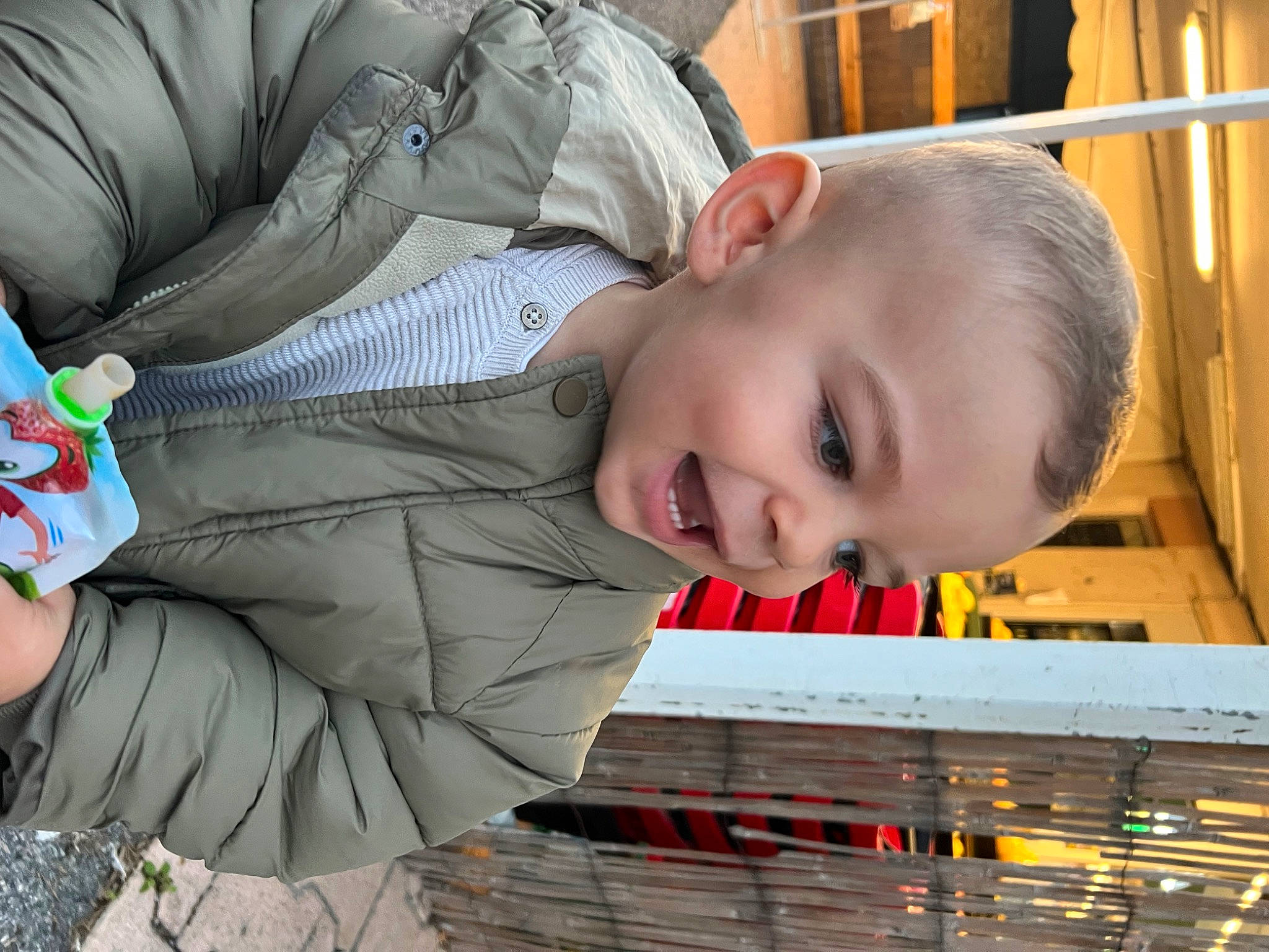 Brayton participe au concours pour gagner de l'argent avec cette photo : baby_toddler_clothing, child, comfort, facial_expression, fun, happy, leisure, pattern, person, play, portrait_photography, sitting, sleeve, smile, toddler, tree, wood