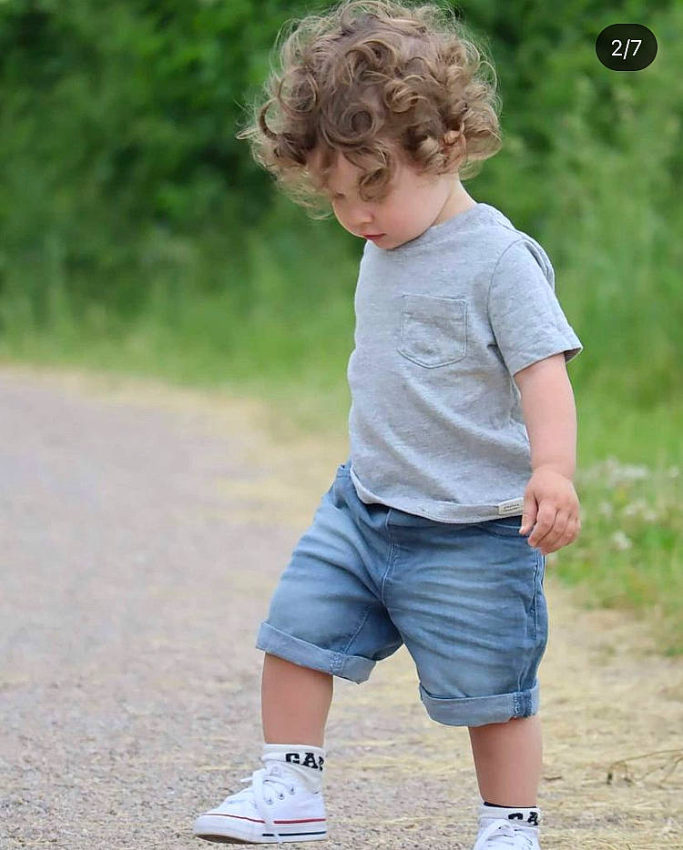 Ash joined the competition — help win amazing prizes! asphalt, cool, facial_expression, fun, gesture, grass, happy, joint, knee, leisure, people_in_nature, person, plant, shorts, shoulder, sleeve, sportswear, standing, street_fashion, t_shirt