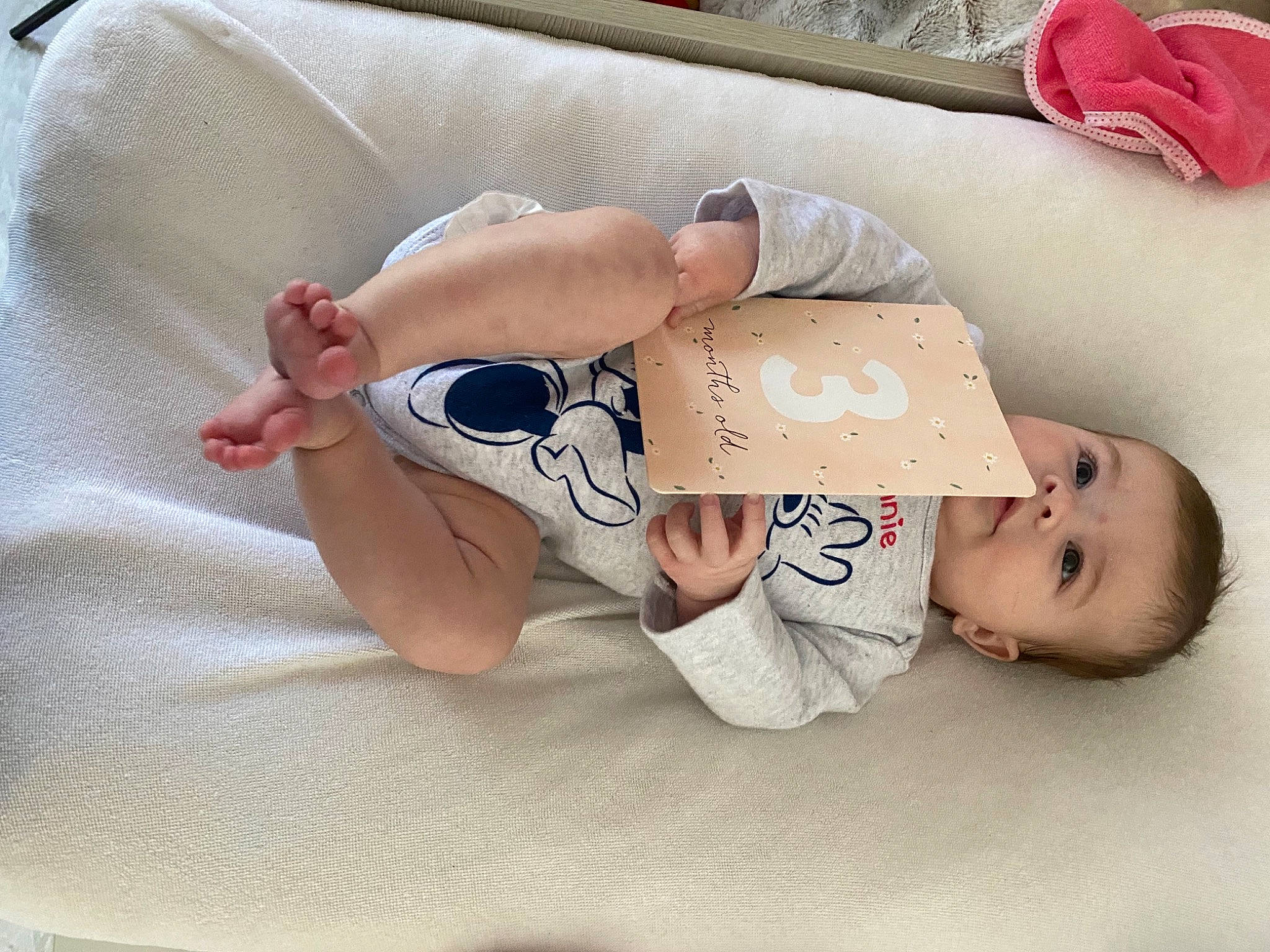 Théa a rejoint le concours — aidez-le/la à gagner de superbes lots ! abdomen, baby, baby_products, baby_sleeping, baby_toddler_clothing, chest, child, comfort, diaper, foot, glasses, hat, headgear, human_leg, knee, linens, person, skin, thigh, toddler