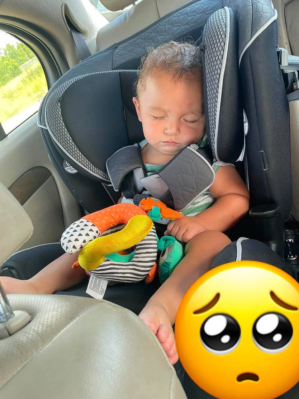 Miguel is registered to the contest to win money with this photo: auto_part, automotive_design, automotive_exterior, baby_in_car_seat, car, car_seat, car_seat_cover, child, comfort, family_car, head_restraint, motor_vehicle, person, personal_luxury_car, seat_belt, steering_part, steering_wheel, toddler, vehicle, vehicle_door