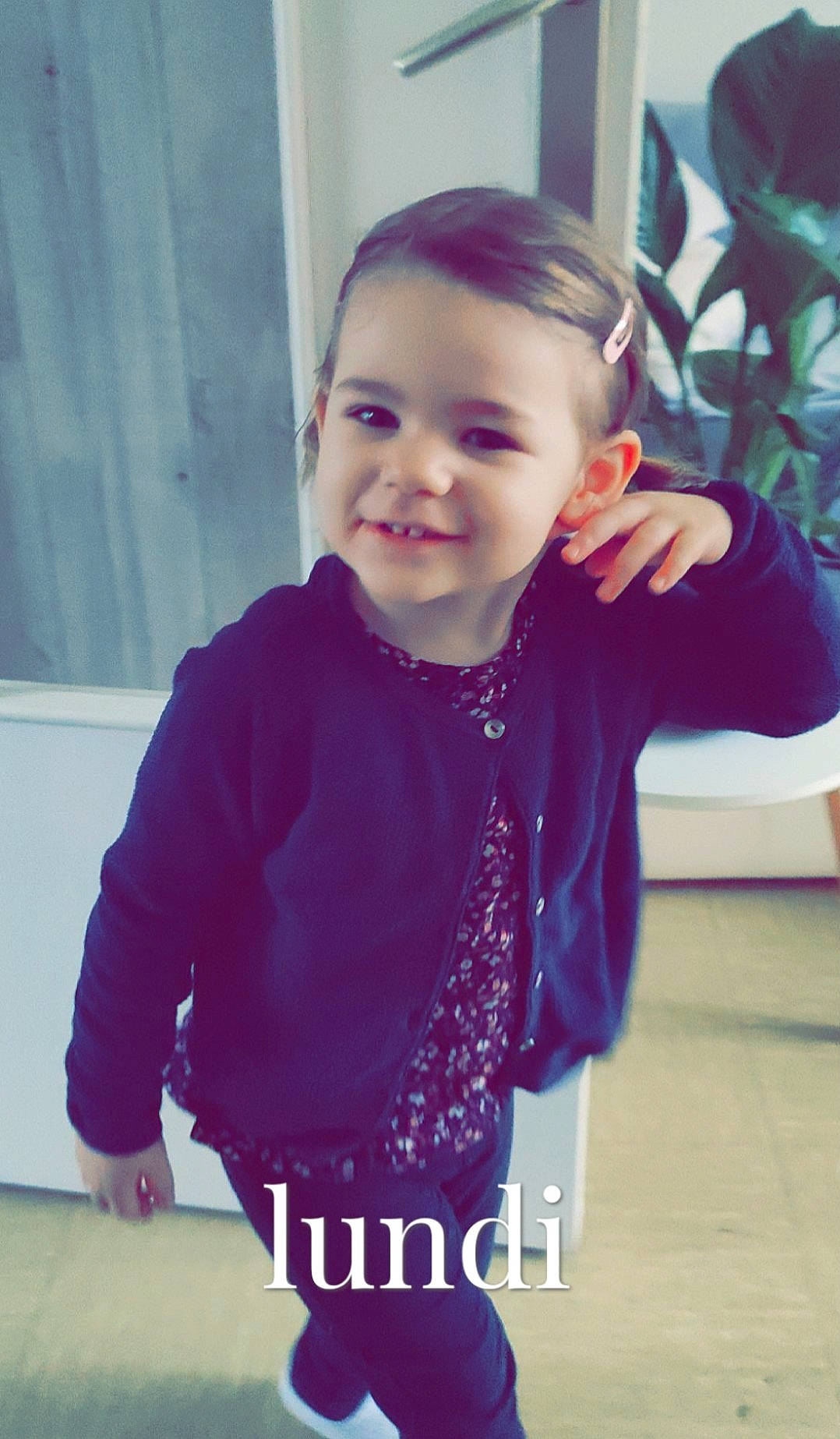 Angéline participe au concours pour gagner de l'argent avec cette photo : baby_toddler_clothing, cool, electric_blue, eyebrow, fun, hair, happy, head, iris, joy, magenta, neck, person, purple, shoulder, skin, sleeve, smile, sportswear, t_shirt