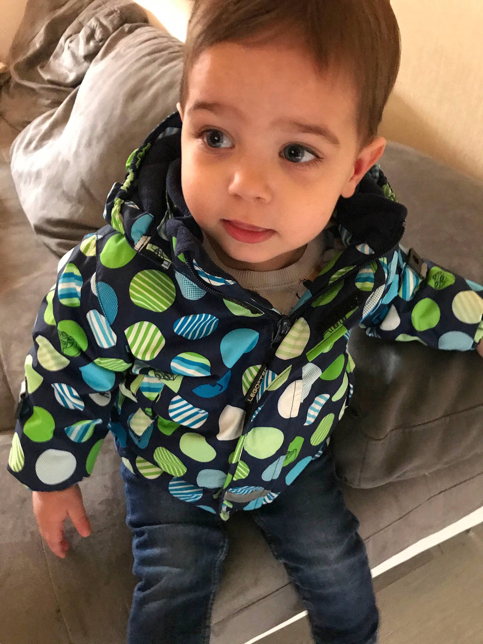 Manolo a rejoint le concours — aidez-le/la à gagner de superbes lots ! baby, baby_toddler_clothing, cheek, child, child_model, clothing, cool, design, fashion_accessory, head, neck, outerwear, pattern, person, play, skin, sleeve, smile, toddler