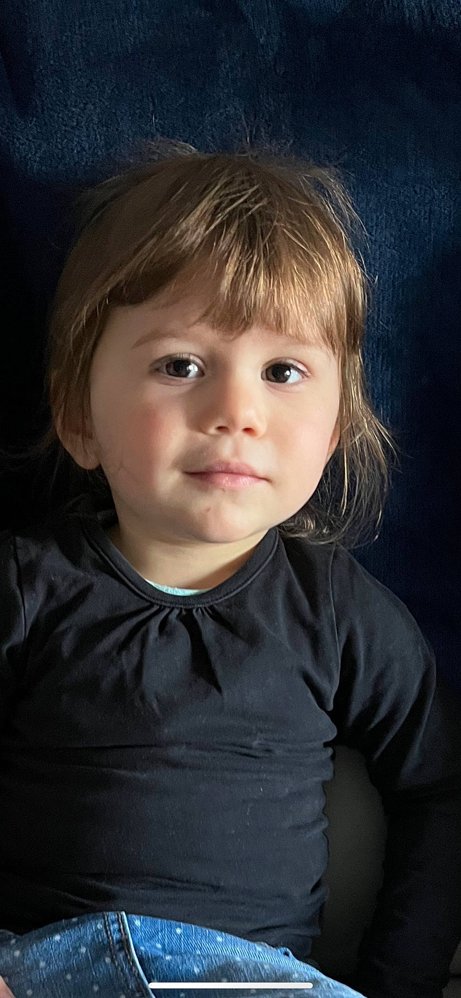 Celia participe au concours pour gagner de l'argent avec cette photo : cheek, chin, clothing, cool, ear, eye, eyebrow, eyelash, flash_photography, forehead, hair, happy, iris, jaw, lip, nose, person, sleeve, smile, standing