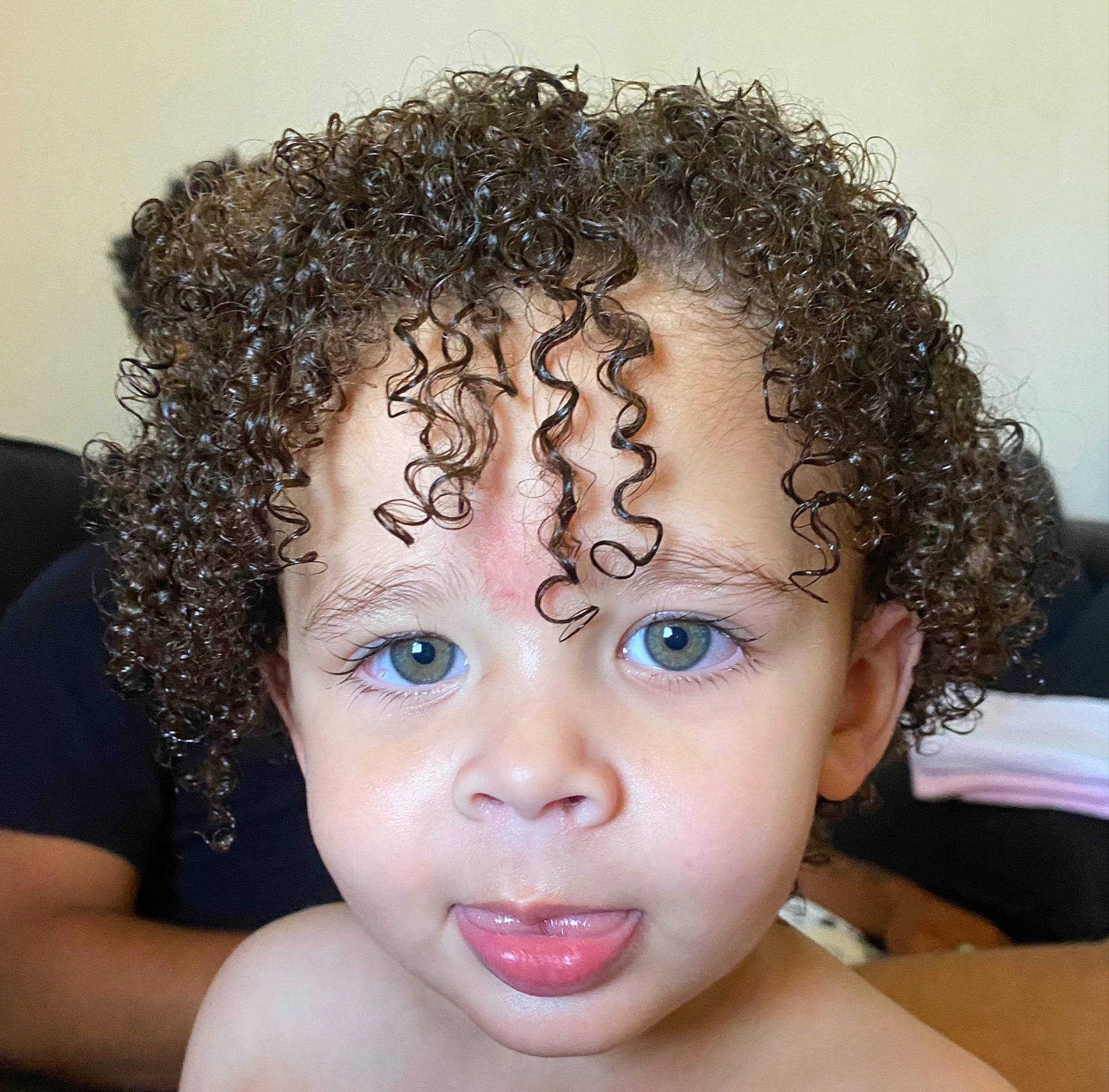 J'Iannis is registered to the contest to win money with this photo: cheek, chin, ear, eye, eyebrow, eyelash, face, forehead, hair, happy, human_body, jaw, jheri_curl, lip, mouth, neck, nose, organ, person, shoulder