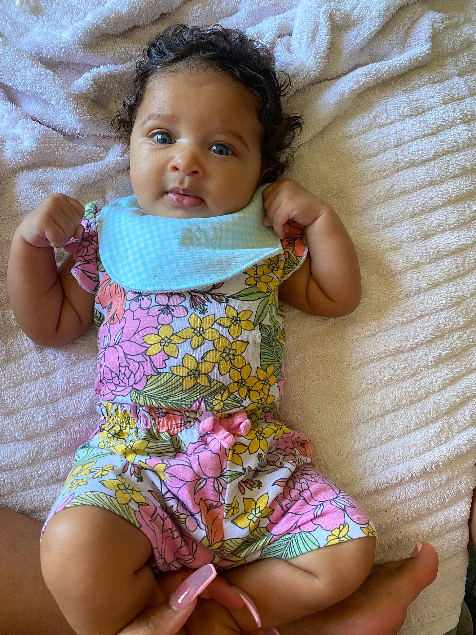 Beleza is registered to the contest to win money with this photo: baby_toddler_clothing, cheek, comfort, eye, face, finger, hair, hairstyle, happy, head, human_body, iris, lip, neck, person, pink, plant, skin, sleeve, textile