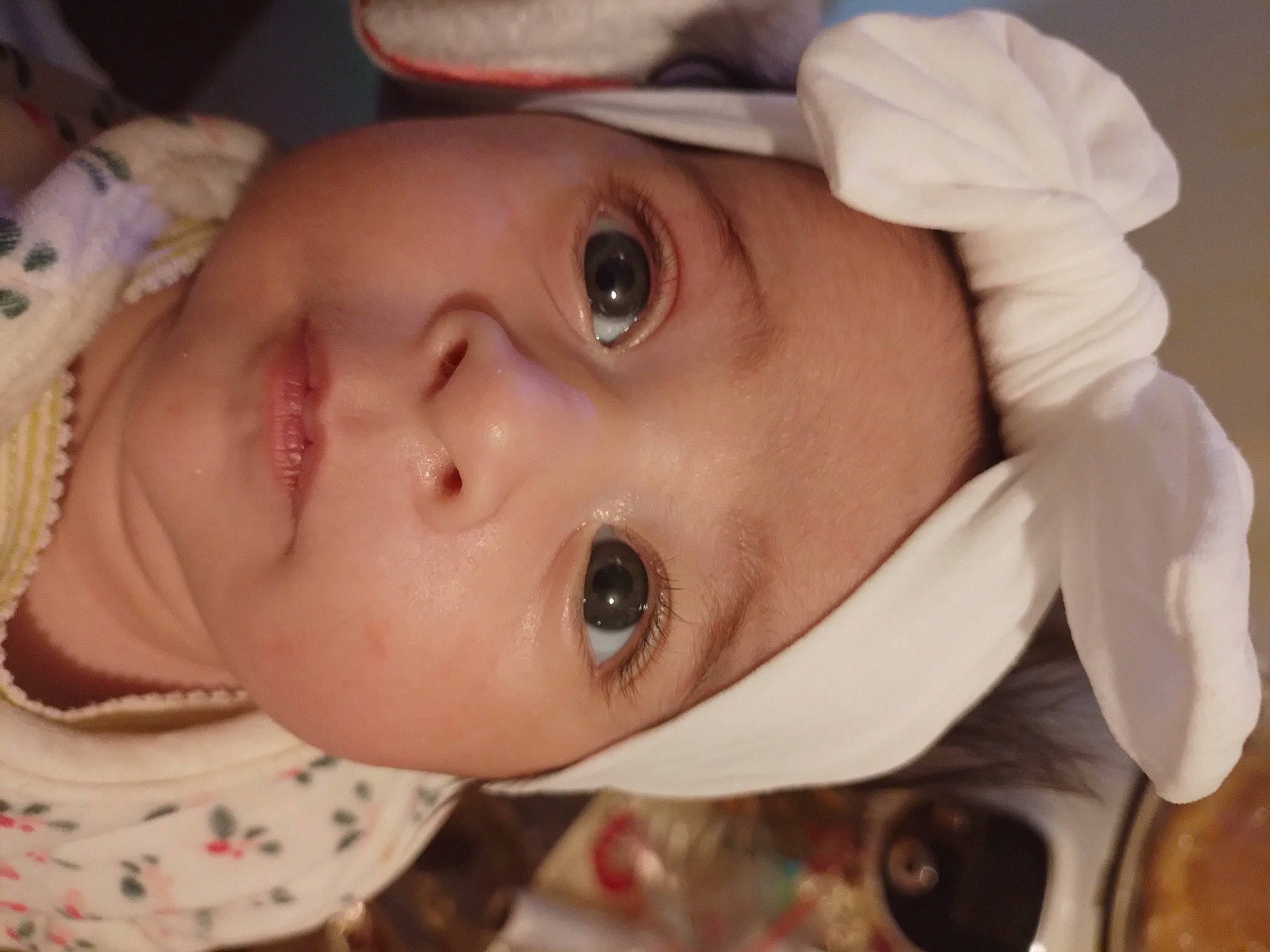 Leila a rejoint le concours — aidez-le/la à gagner de superbes lots ! baby, baby_toddler_clothing, cheek, chin, ear, eye, eyebrow, eyelash, facial_expression, forehead, happy, hat, headgear, headwear, iris, lip, mouth, nose, person, skin