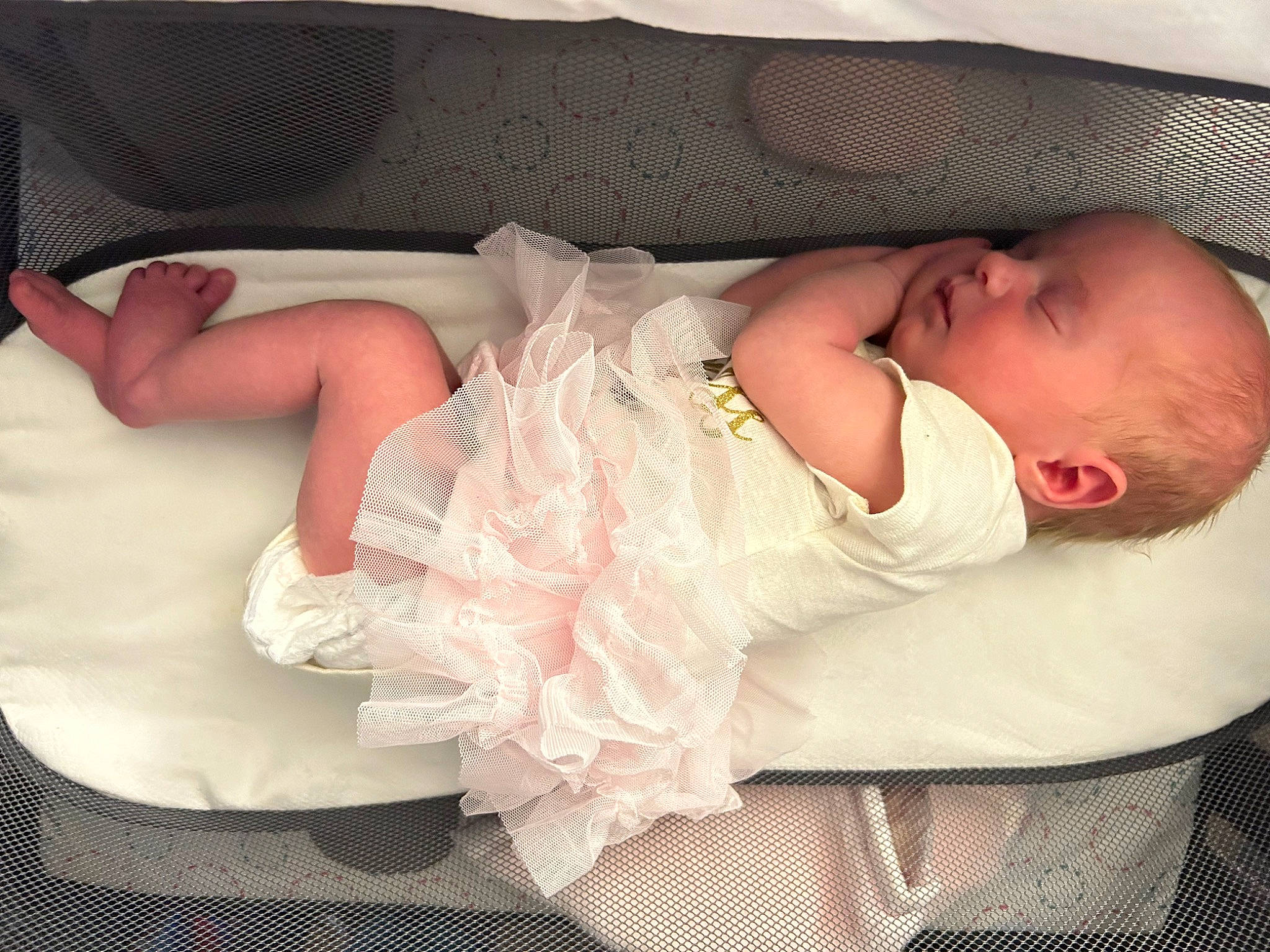 Zelena is registered to the contest to win money with this photo: baby, baby_products, baby_sleeping, baby_toddler_clothing, cheek, child, comfort, embellishment, eye, eyelash, finger, headgear, human_body, iris, linens, person, skin, sleeve, textile, thigh