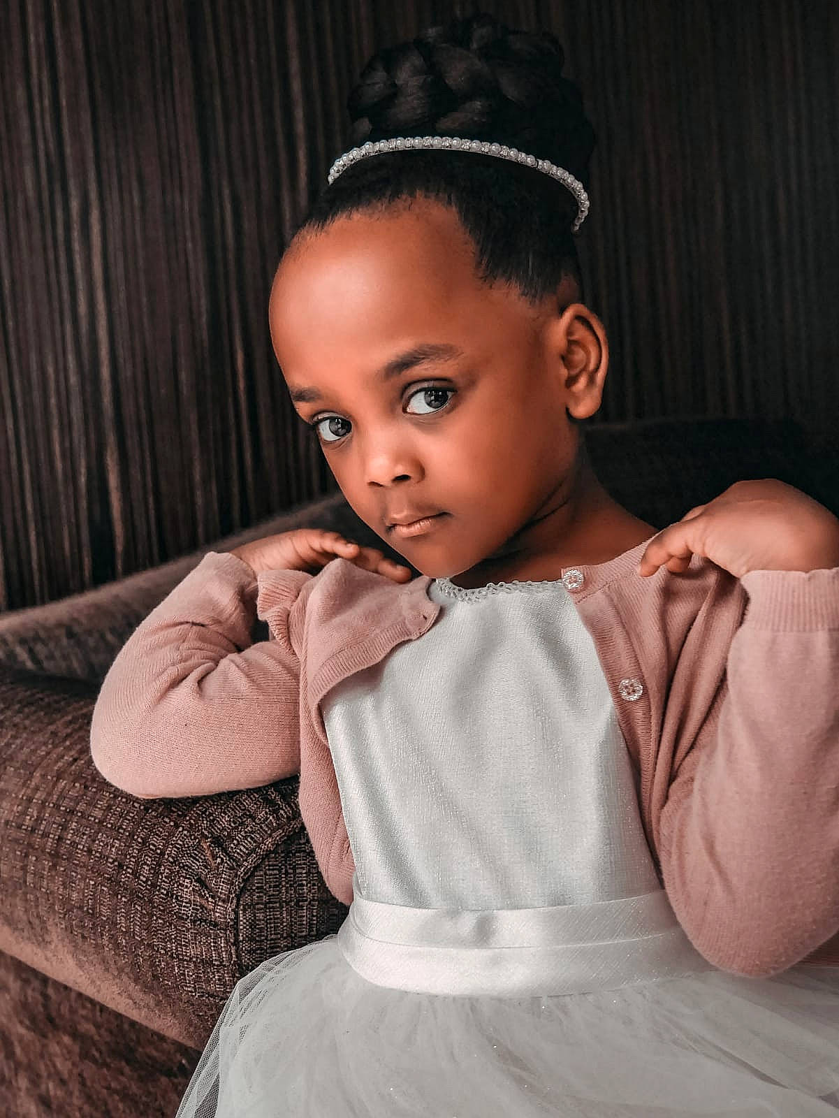 Nayanne a rejoint le concours — aidez-le/la à gagner de superbes lots ! brown, cheek, croydon_facelift, ear, embellishment, eyelash, fashion_accessory, fashion_design, flash_photography, mouth, nose, one_piece_garment, person, toddler